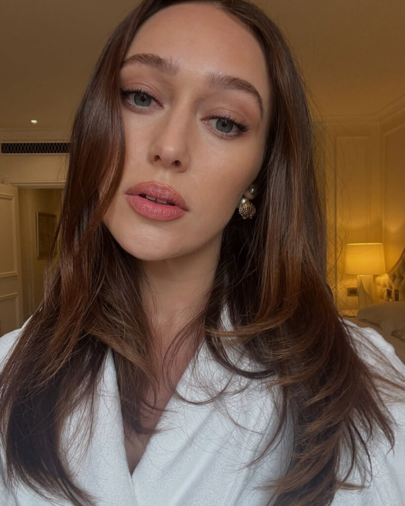 Celeb – Alycia Debnam Carey – Nude