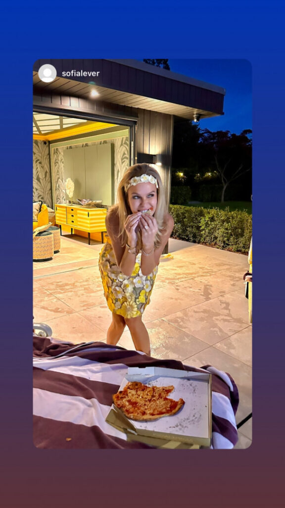 Celeb – MILF – Amanda Holden – Nude