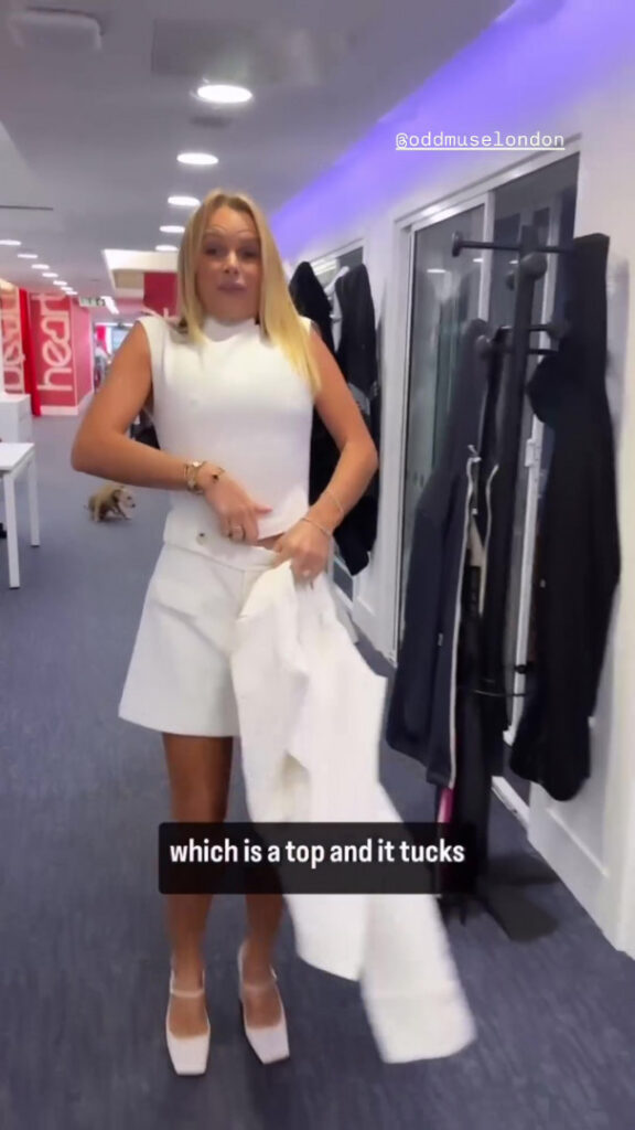 Celeb – MILF – Amanda Holden – Nude