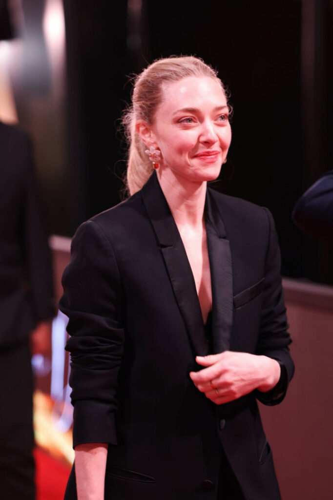 Celeb – Amanda Seyfried – Nude