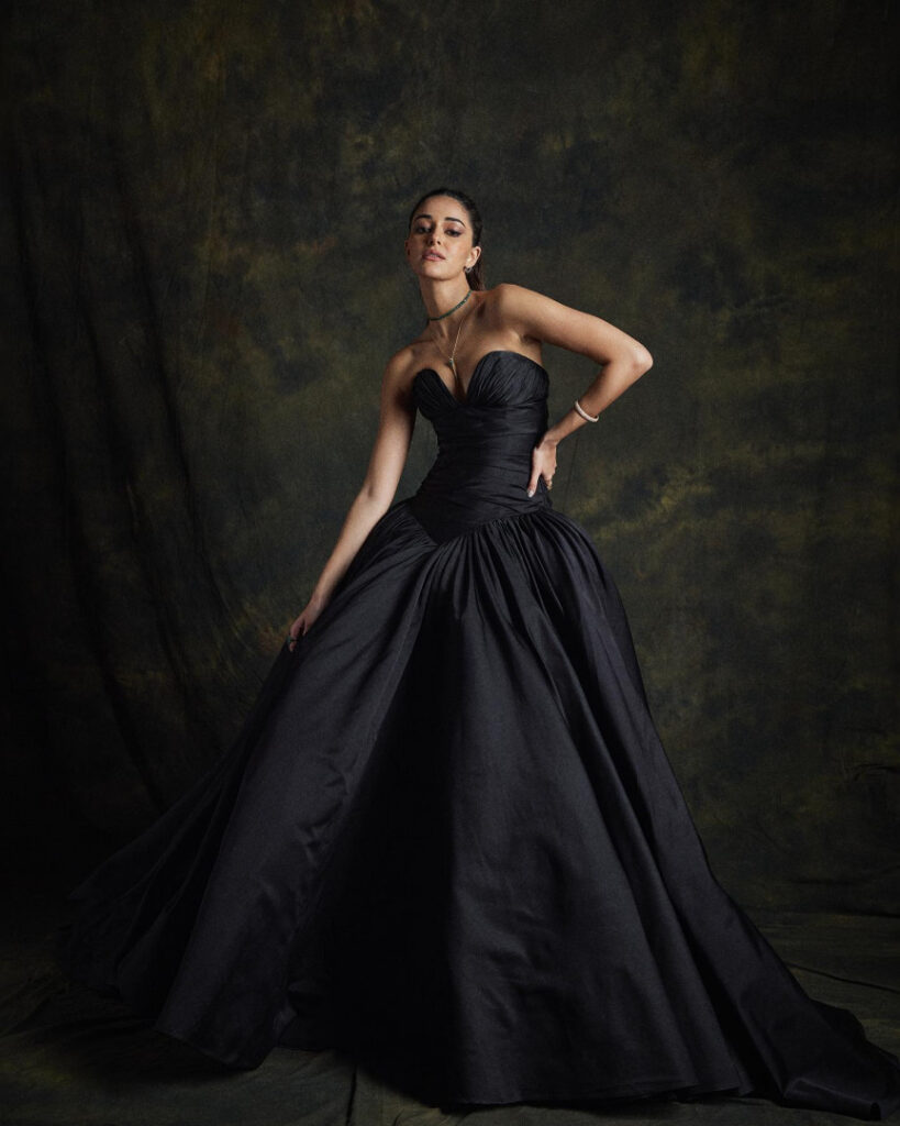 Celeb – Indian – Petite – Ananya Pandey – Nude Leaks