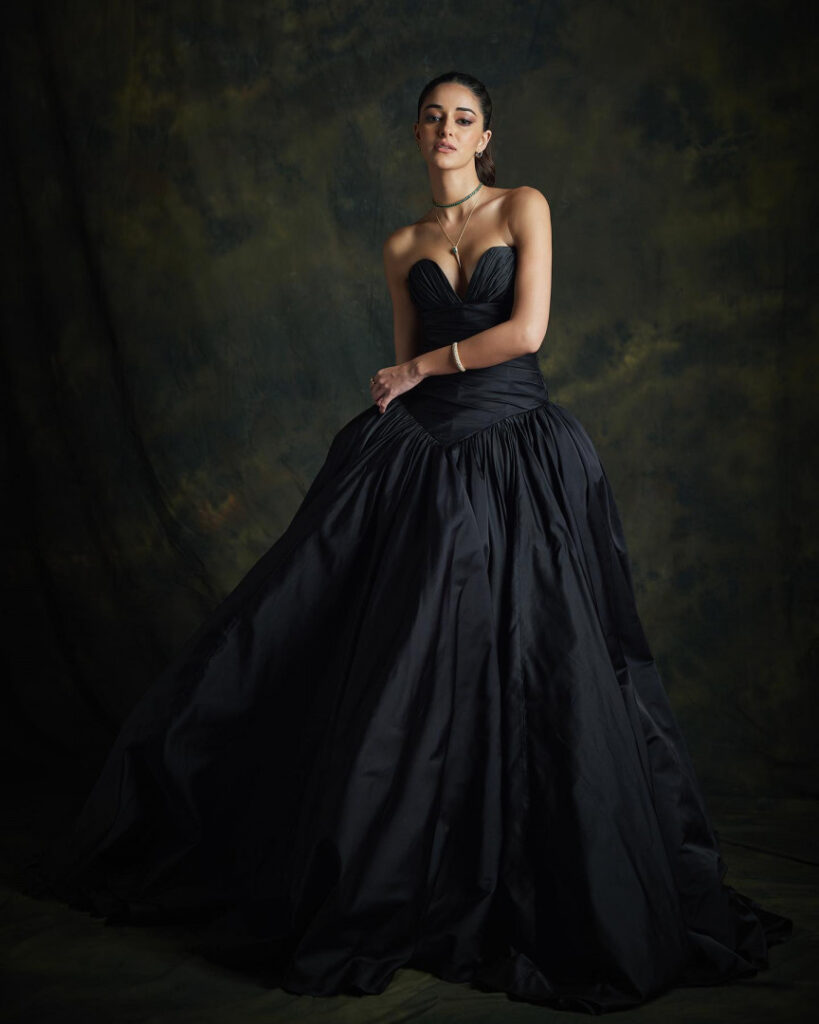 Celeb – Indian – Petite – Ananya Pandey – Nude Leaks