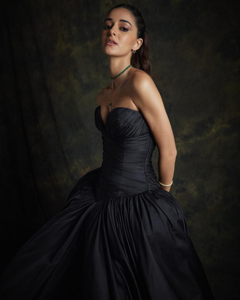 Celeb – Indian – Petite – Ananya Pandey – Nude Leaks