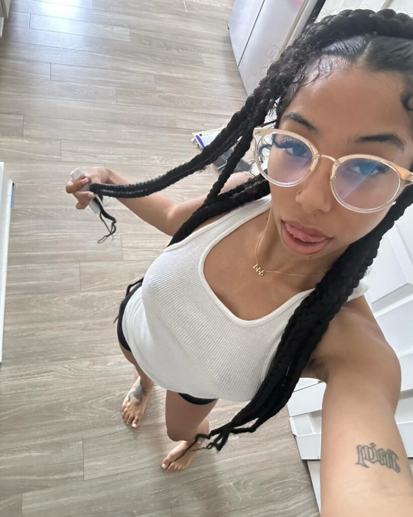 OnlyFans – Ebony – angiestraphouse/theyadoreangel – Nude Leaks