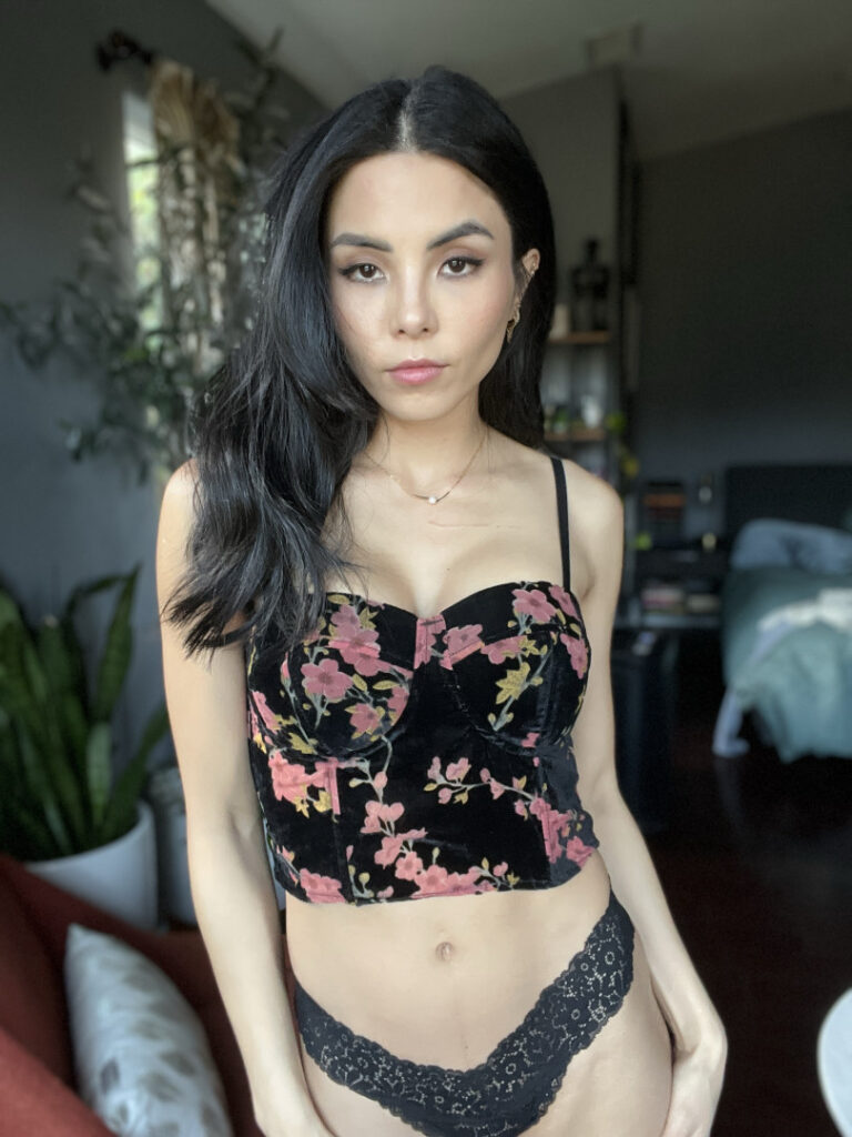 Youtube – Anna Akana – Nude