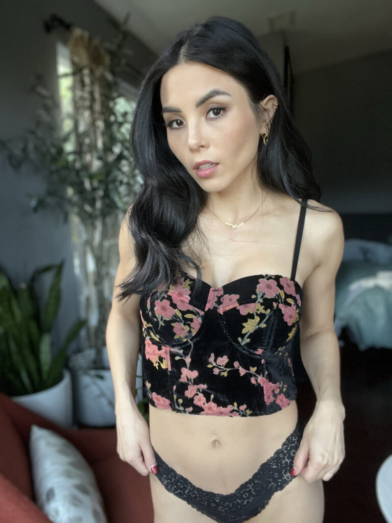 Youtube – Anna Akana – Nude