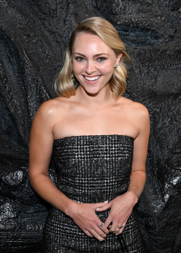 Celeb – AnnaSophia Robb – Nude