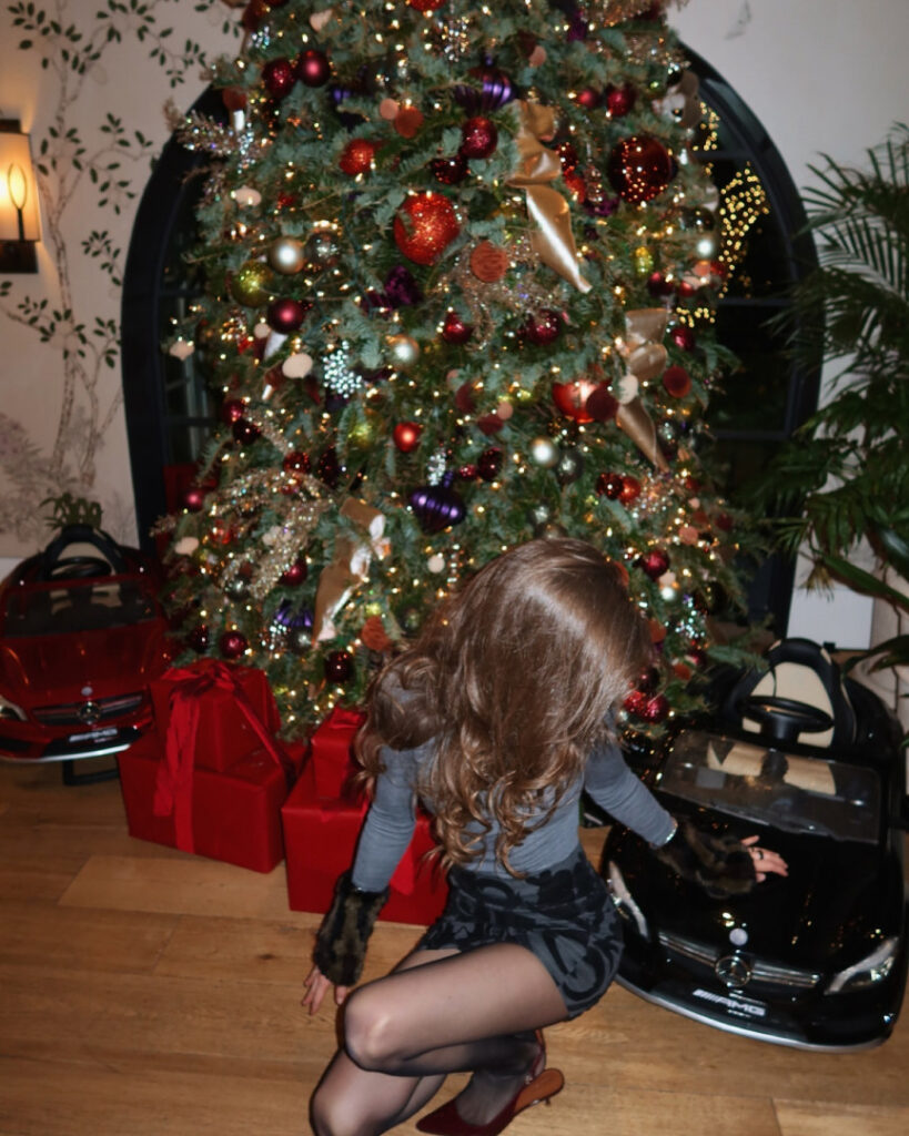 TikTok – Instagram – Petite – AnneMarie Morin – Nude