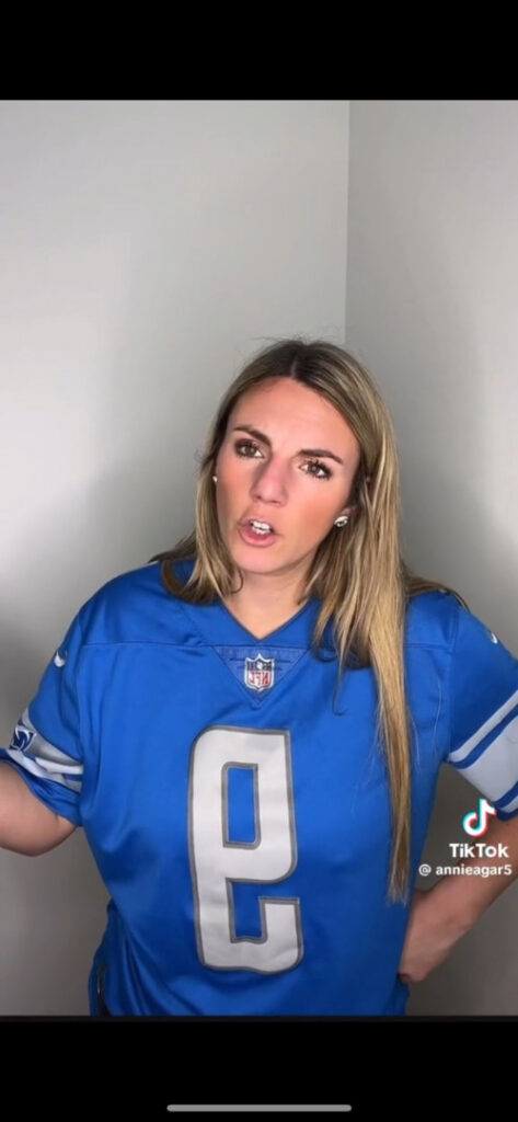 TikTok – Instagram – Annie Agar – Nude