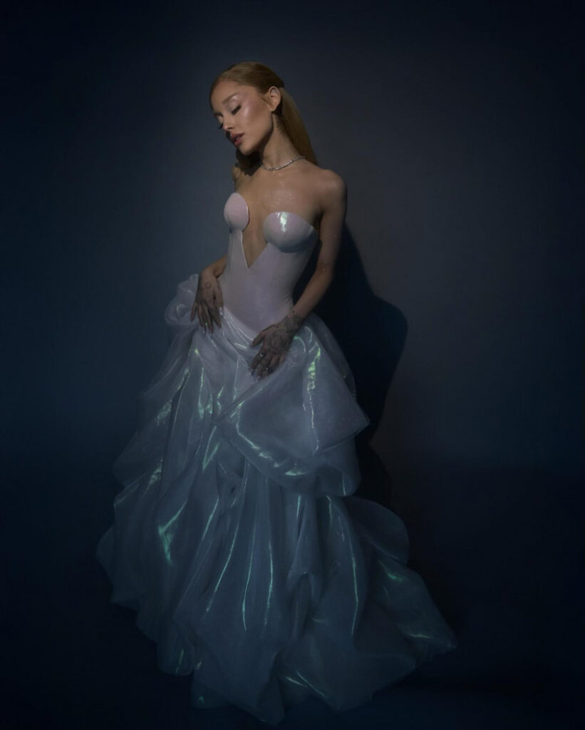 Celeb – Ariana Grande – Nude