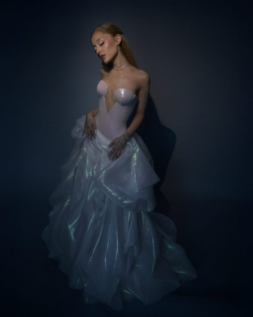 Celeb – Ariana Grande – Nude