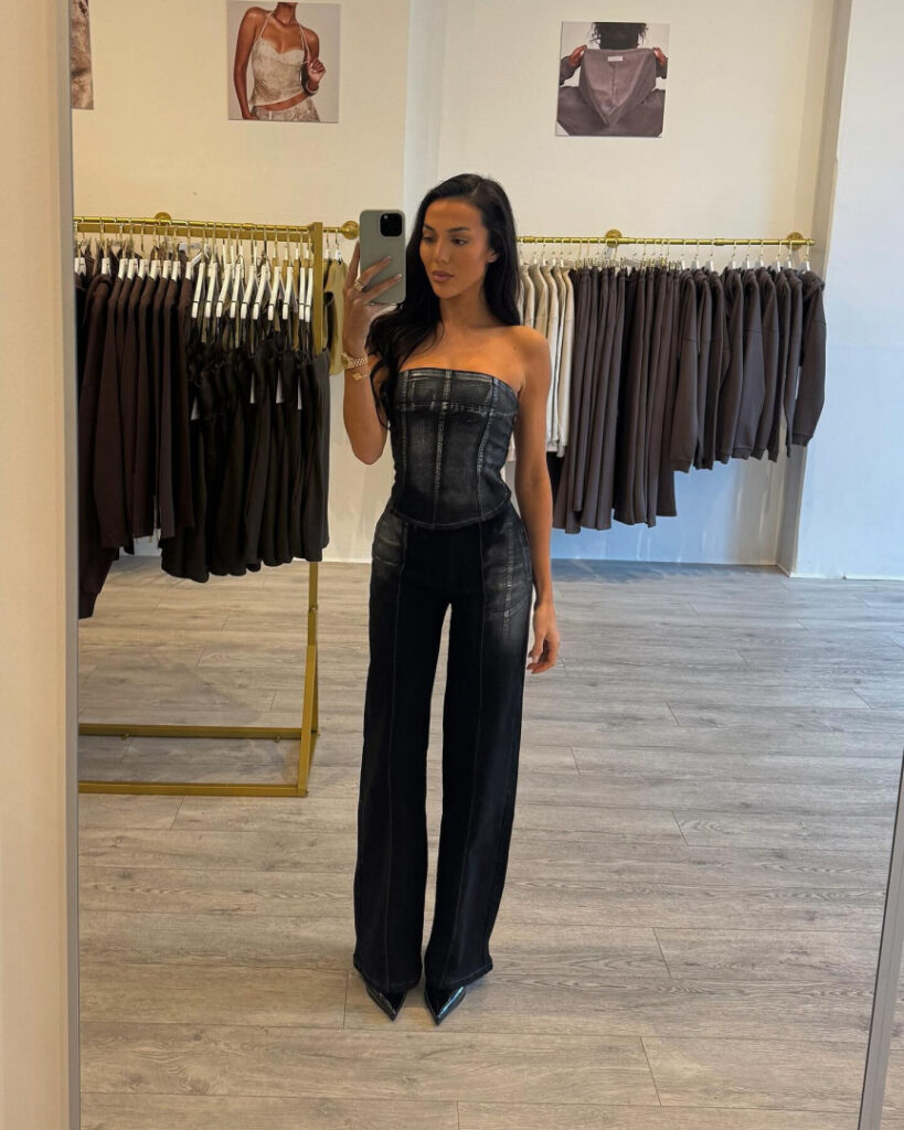 Instagram – Arianna Ajtar – Nude