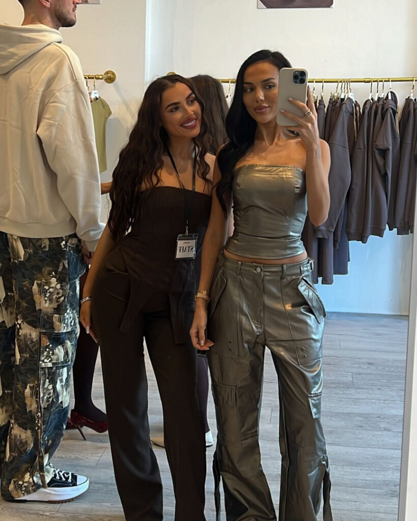 Instagram – Arianna Ajtar – Nude