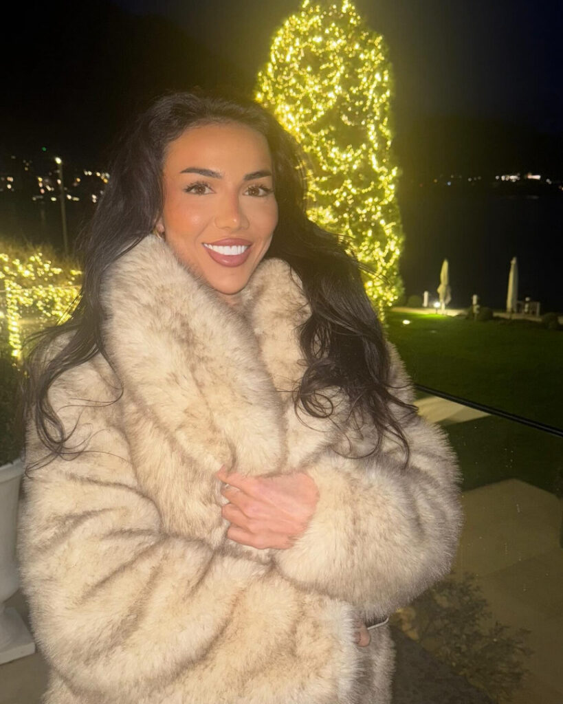 Instagram – Arianna Ajtar – Nude