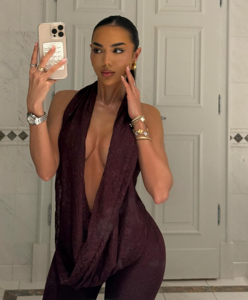 Instagram – Arianna Ajtar – Nude