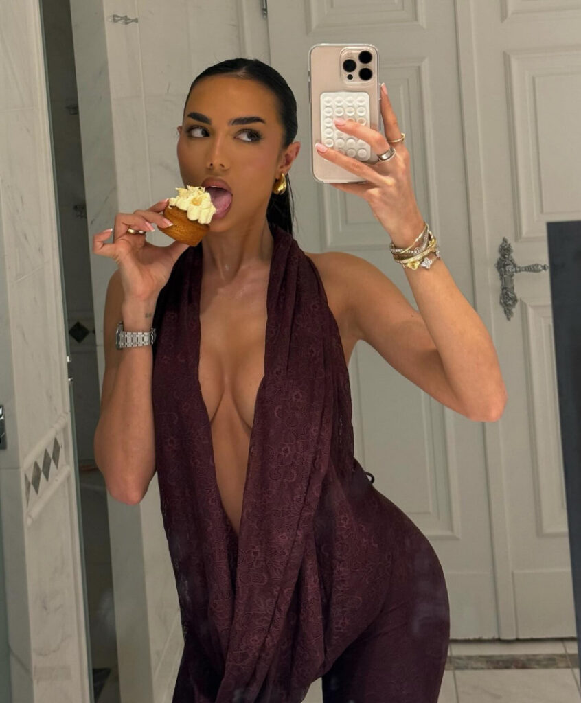 Instagram – Arianna Ajtar – Nude