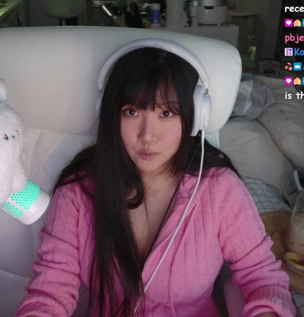 Twitch – Asian – AriaSaki – Nude