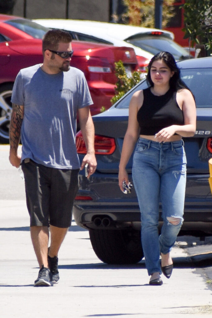 Celeb – Ariel Winter – Nude