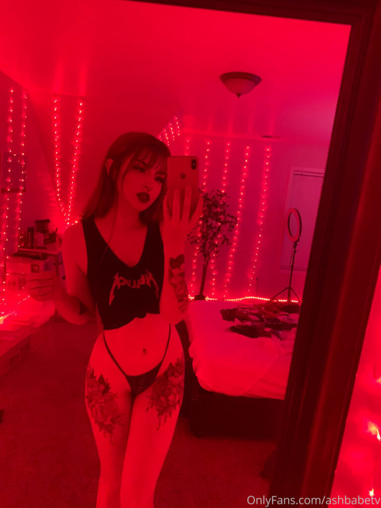 OnlyFans – Ashley Banks / ashbabetv / ashley_banks – Nude