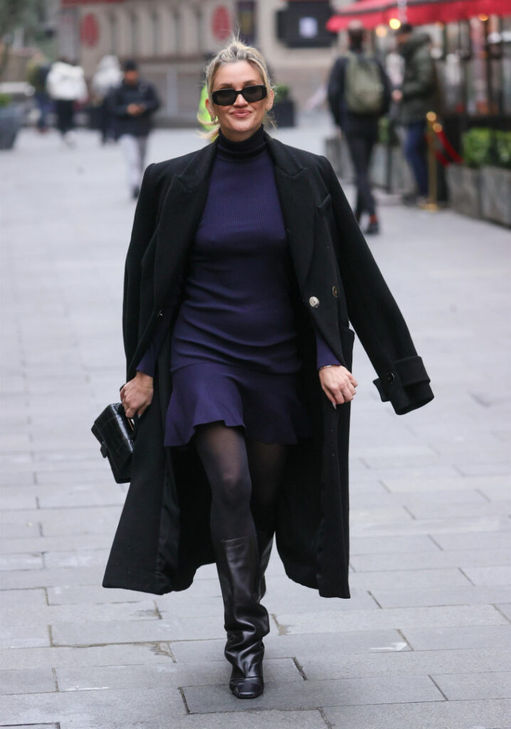 Celeb – Ashley Roberts(Pussycat Doll) – Nude