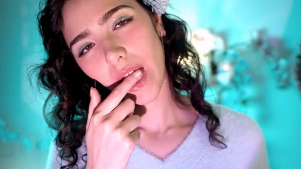 ASMR – Youtube – ASMR Glow/ Sharon Dubois – Nude