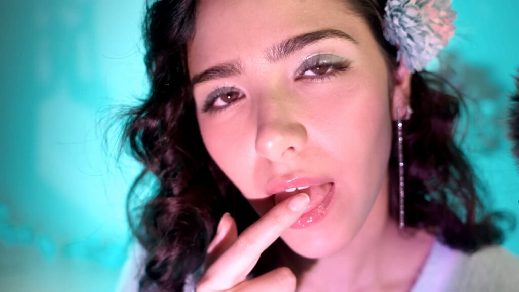 ASMR – Youtube – ASMR Glow/ Sharon Dubois – Nude