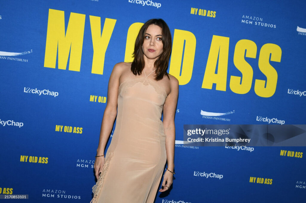 Celeb – Aubrey Plaza – Nude