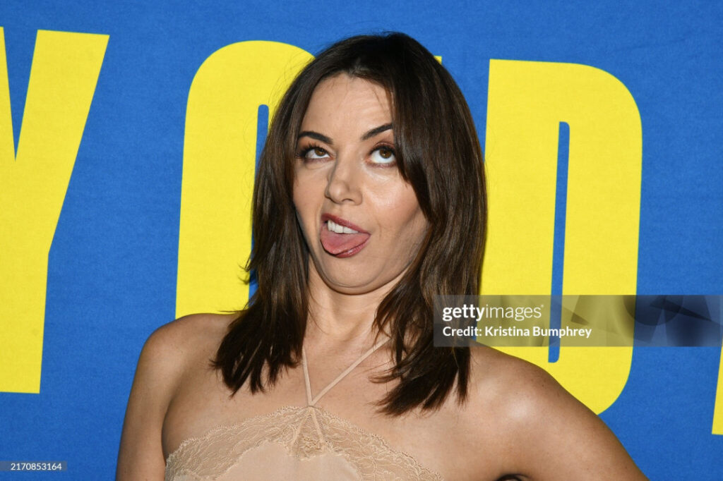 Celeb – Aubrey Plaza – Nude