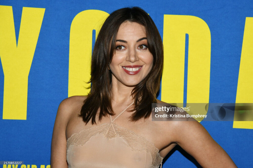 Celeb – Aubrey Plaza – Nude