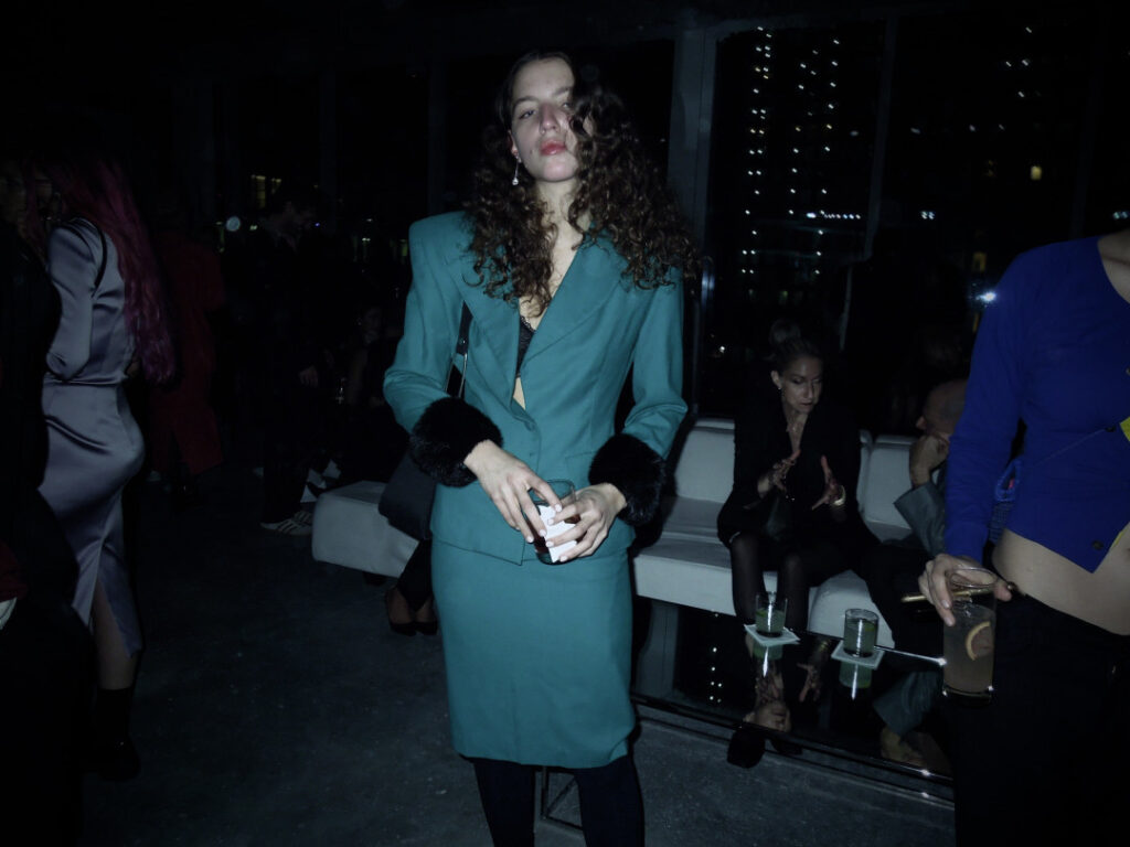 Instagram – Ava Pearlman – Nude