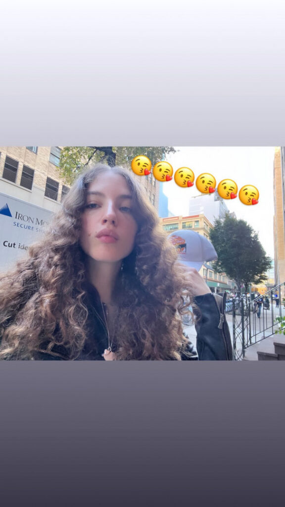 Instagram – Ava Pearlman – Nude