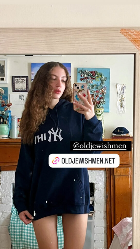 Instagram – Ava Pearlman – Nude