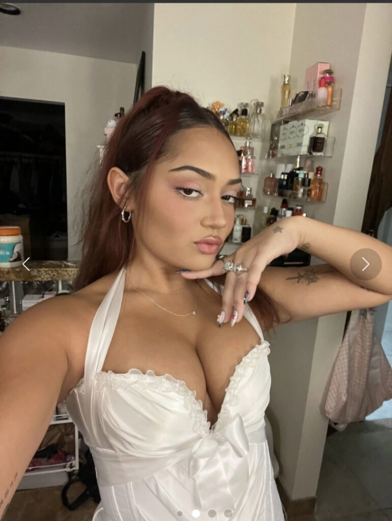 TikTok – Celeb – Avani Gregg – Nude