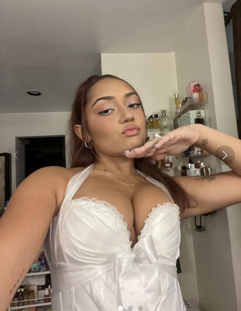 TikTok – Celeb – Avani Gregg – Nude