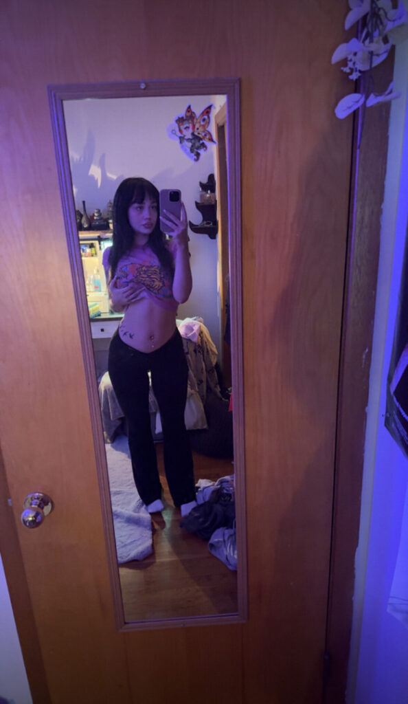 OnlyFans – TikTok – Avaree.ee / Avare.ee / Avababy – Nude Leaks