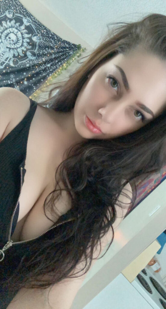 OnlyFans – ManyVids – AvariRain / Avari Rain – Nude Leaks