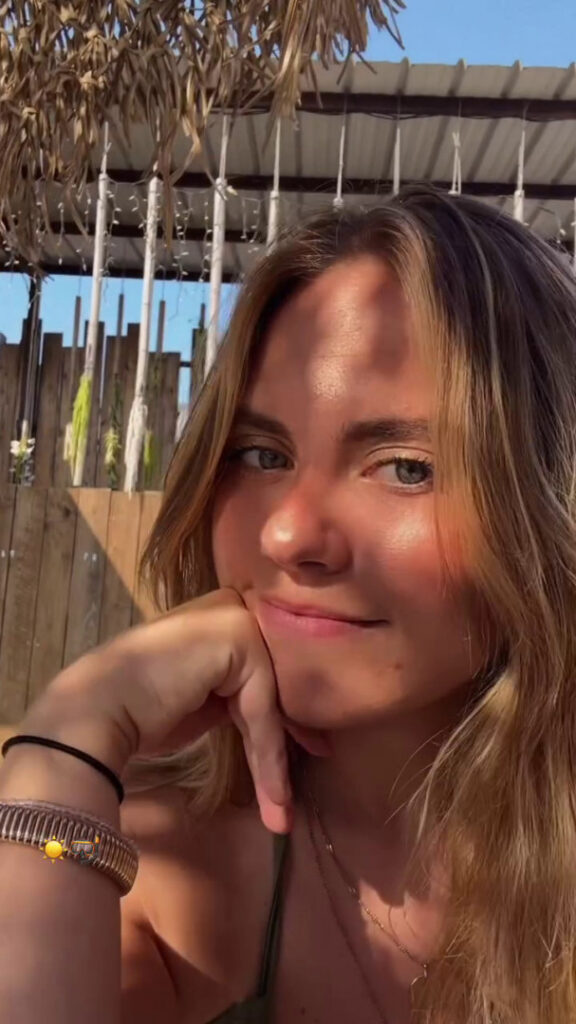 TikTok – Petite – Teen – Axelle Maga – Nude