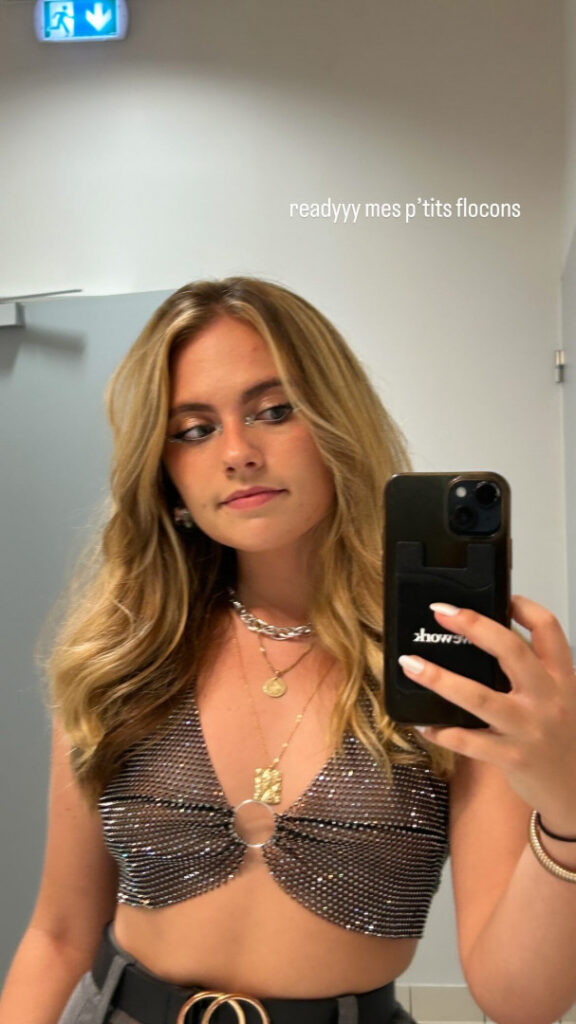 TikTok – Petite – Teen – Axelle Maga – Nude