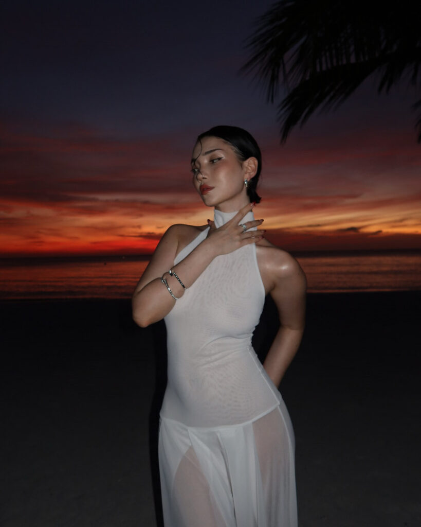 Instagram – Asian – Aya Shalkar – Nude