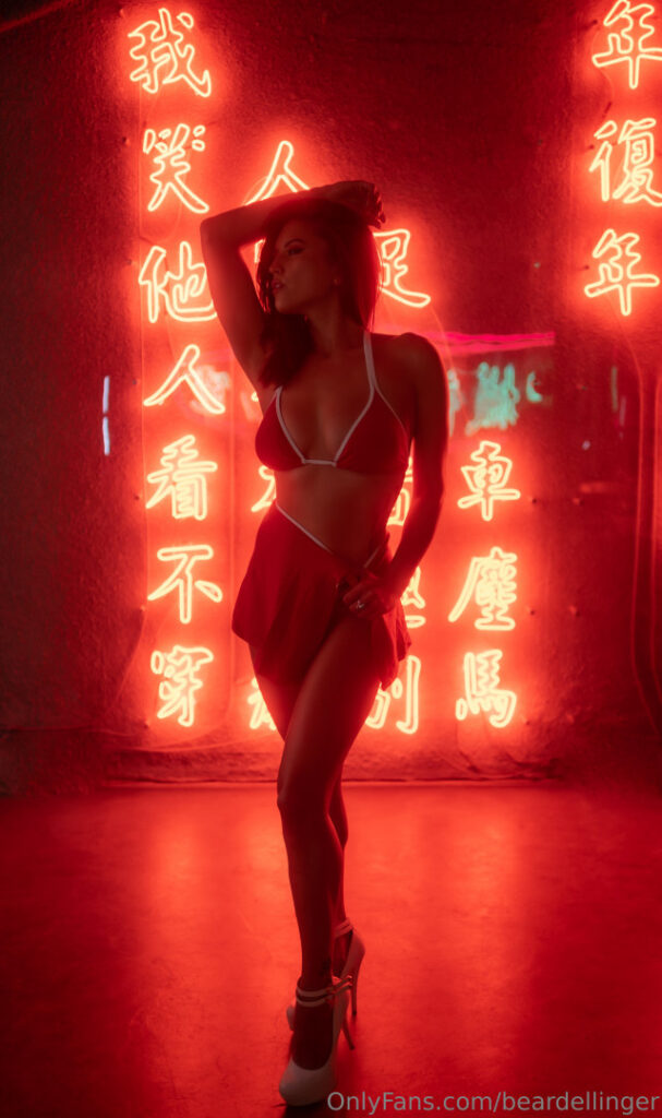 Instagram – b3ar dellinger – Nude