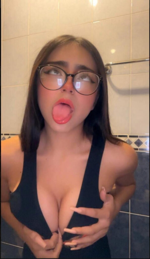 Instagram – Teen – Latina – Badkabbrona – Nude