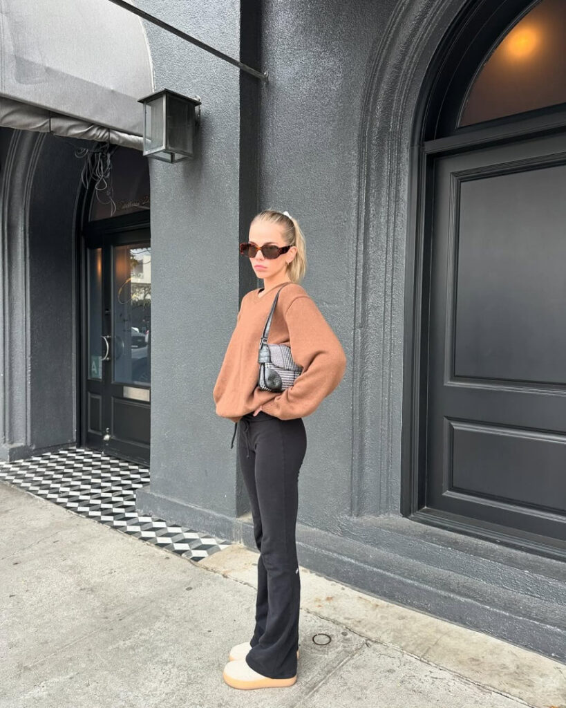 TikTok – Instagram – Becca Means / beccameans – Nude