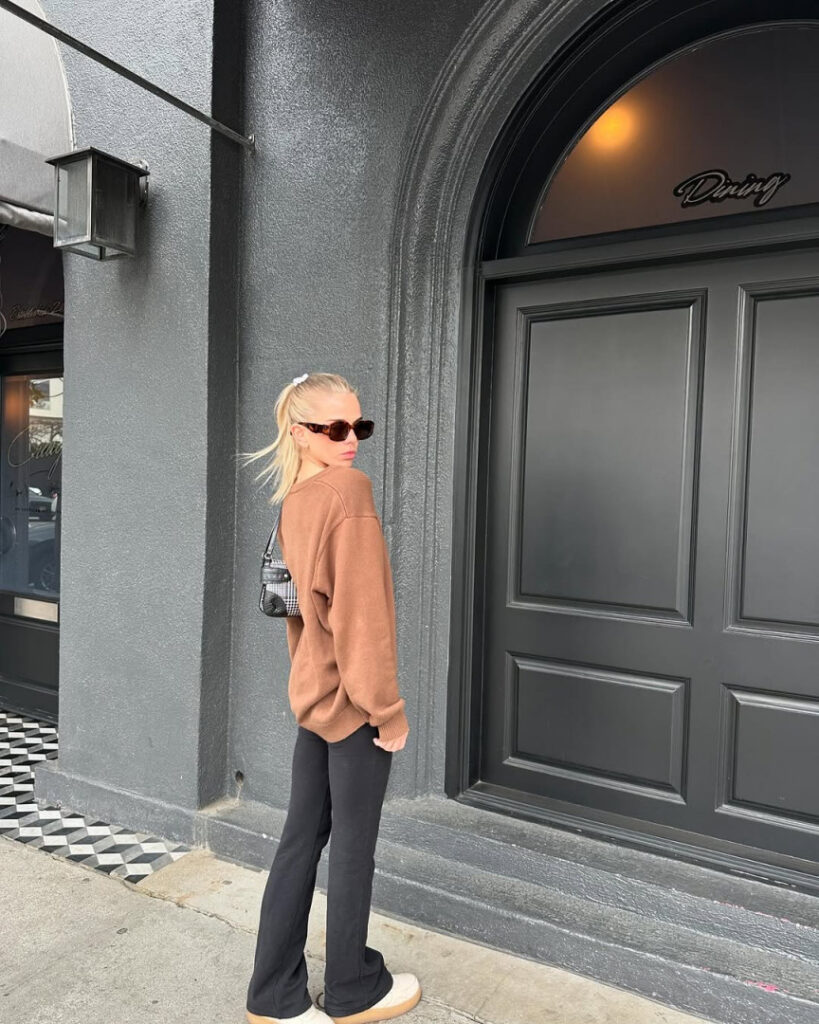 TikTok – Instagram – Becca Means / beccameans – Nude