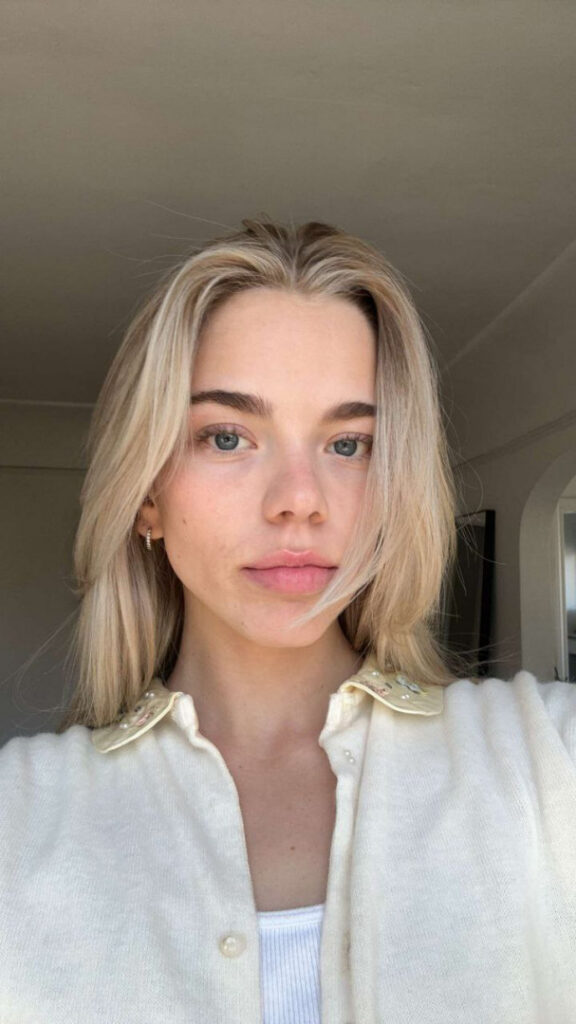 TikTok – Instagram – Becca Means / beccameans – Nude