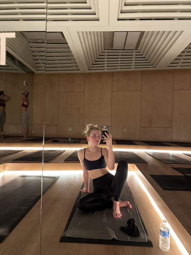 TikTok – Instagram – Becca Means / beccameans – Nude