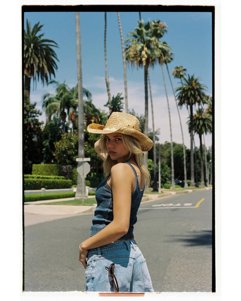 TikTok – Instagram – Becca Means / beccameans – Nude