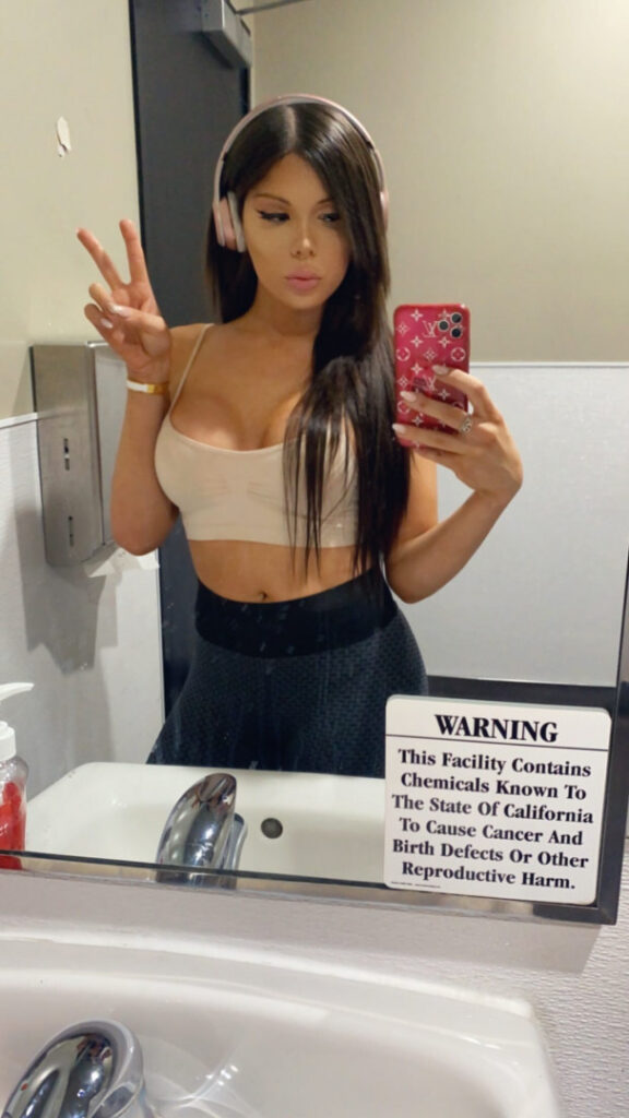 Trans – Instagram – Blaire White – Nude