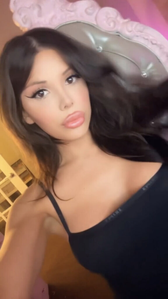 Trans – Instagram – Blaire White – Nude