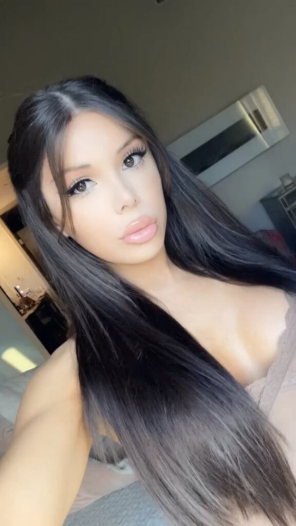 Trans – Instagram – Blaire White – Nude