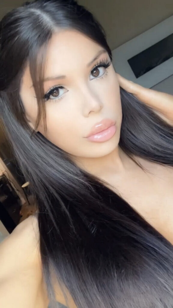 Trans – Instagram – Blaire White – Nude